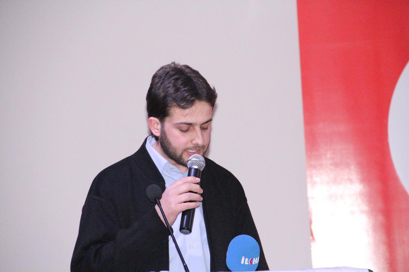 “En zifiri karanlık fecrin doğduğu andır” “En zifiri karanlık fecrin doğduğu andır”